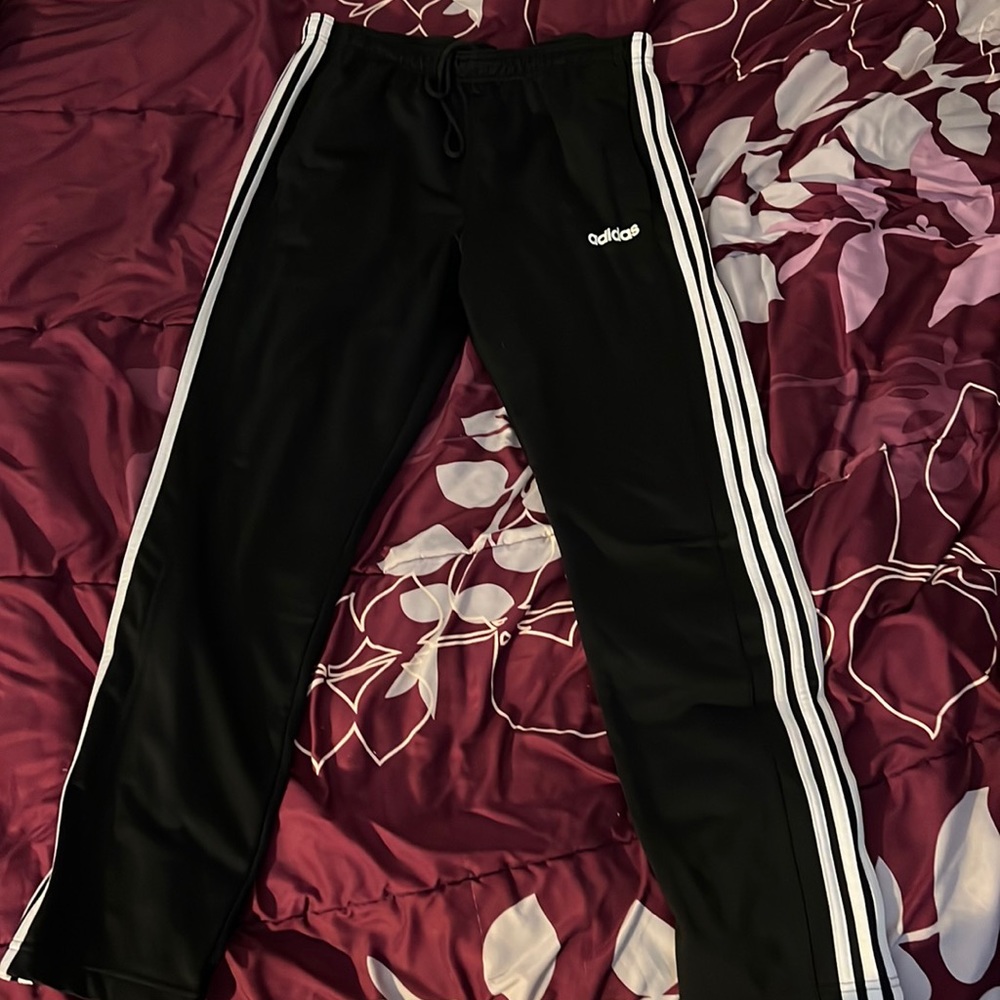 Size Large Adidas sweatpants brand new never worn!